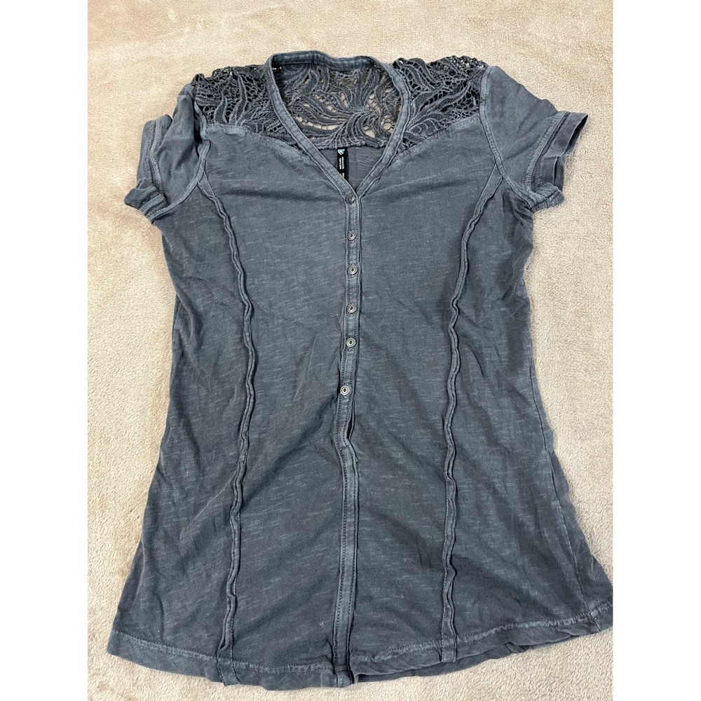 Kuhl Shilo Short Sleeve button Up Crochet Lace Shoulder V-Neck Women XS Gray